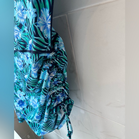 TSLA's Rashguard Front Half-Zip, Long Sleeve50+SPF/UPF sun protection - Picture 6 of 10